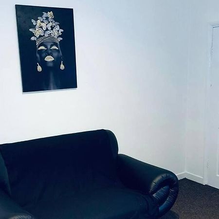 Villa Comfortable Town House In Coventry City Centre Extérieur photo