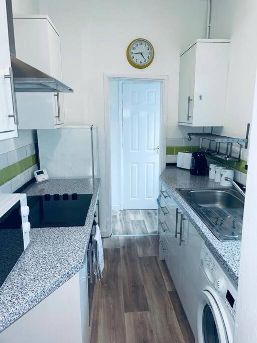 Villa Comfortable Town House In Coventry City Centre Extérieur photo