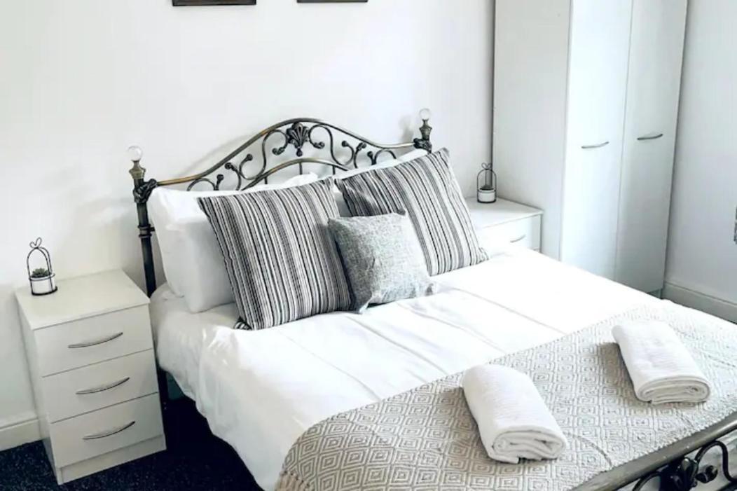 Villa Comfortable Town House In Coventry City Centre Extérieur photo