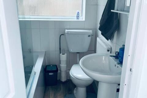 Villa Comfortable Town House In Coventry City Centre Extérieur photo