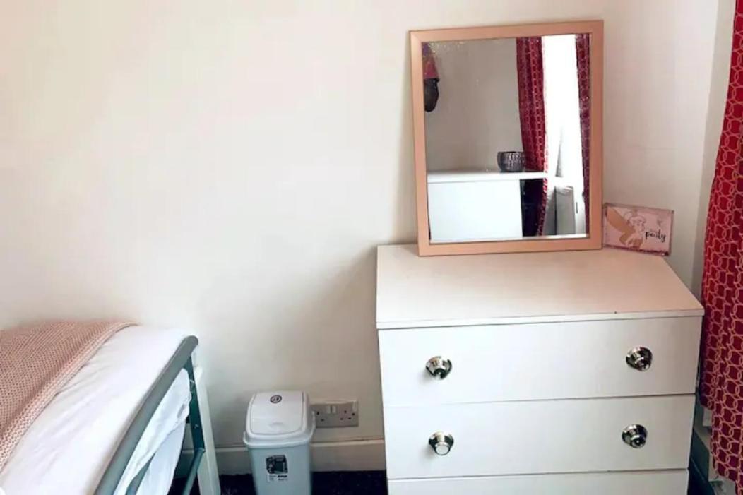 Villa Comfortable Town House In Coventry City Centre Extérieur photo